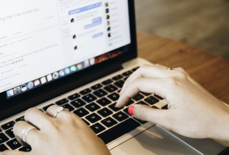 Descubre los 10 sorprendentes beneficios de Facebook para tu vida y negocio beneficios de facebook