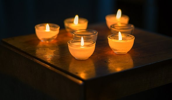 Sumérgete en el mundo de la elegancia hecha a mano con Innovi Deco velas artesanales