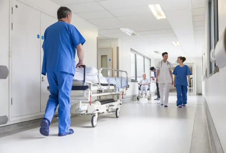 Trabajo de celador en hospital
